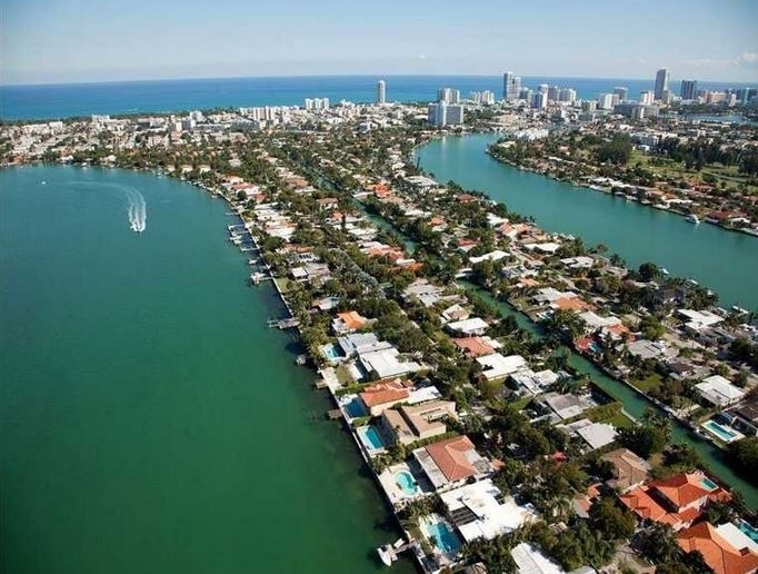 Biscayne Pointe Waterfront Homes For Sale